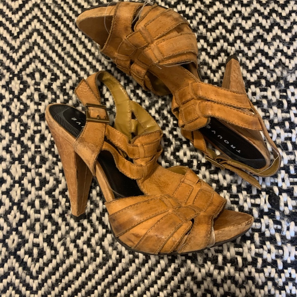 Trouve Heels - Picture 4 of 5